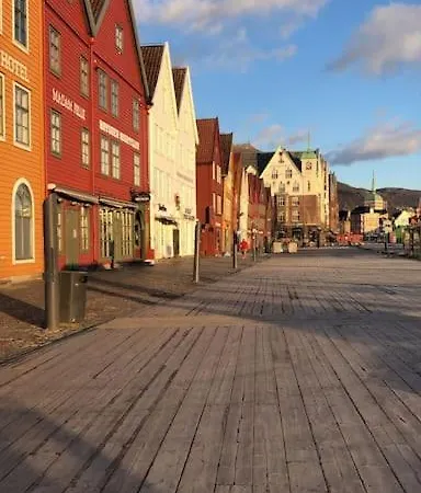 Sentral Med Fantastisk Utsikt! Apartman Bergen